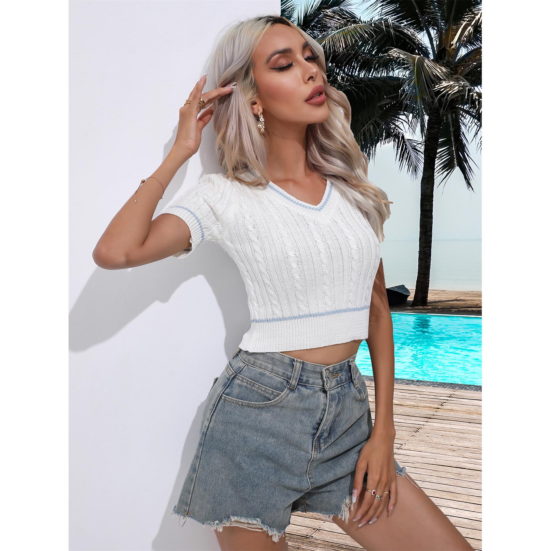 Twisted V-neck short-sleeved knitted sweater for women