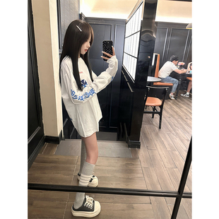 内搭圆领宽松美式 新款 高街上衣 t恤女秋季 潮牌梵文印花十字架长袖