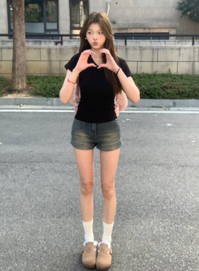 纯棉黑色V领正肩收腰短袖t恤女夏季甜辣妹修身设计感小众短款上衣