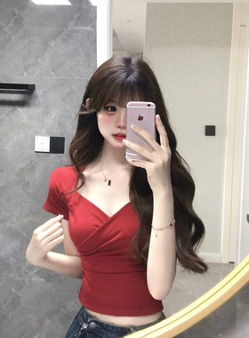 红色交叉v领正肩短袖女t恤夏季纯欲法式设计感小众短款甜辣妹上衣