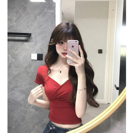 红色交叉v领正肩短袖女t恤夏季纯欲法式设计感小众短款甜辣妹上衣