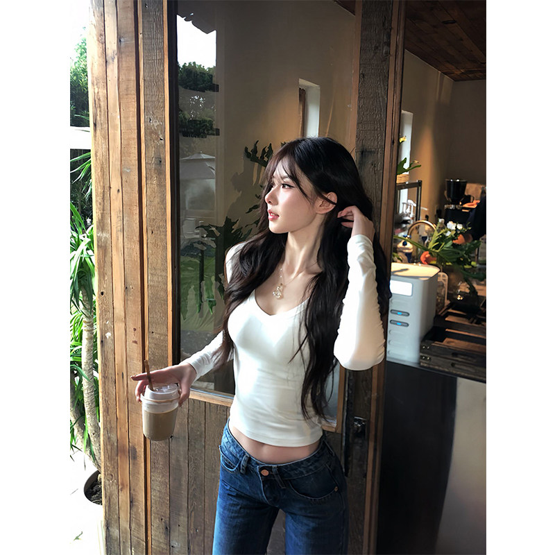 白色简约基础款正肩修身V领长袖t恤女秋季收腰显瘦内搭打底衫上衣