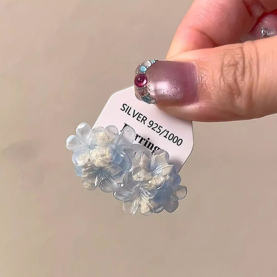 精致优雅晕染蓝色花朵耳钉