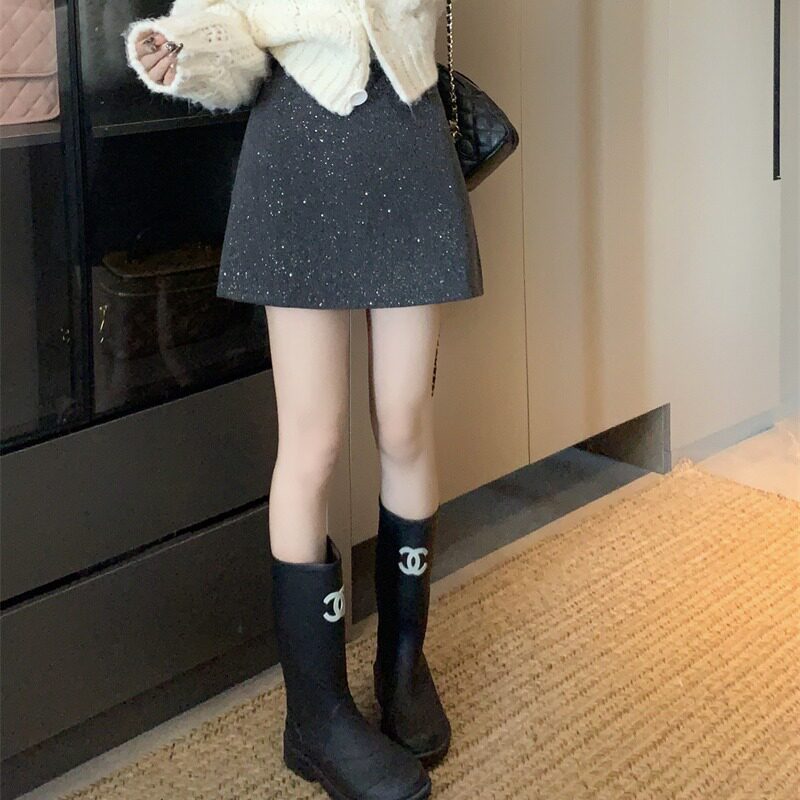 欧货高级感精致气质细闪a字半身裙女2024秋冬爆款遮肉显瘦包臀裙