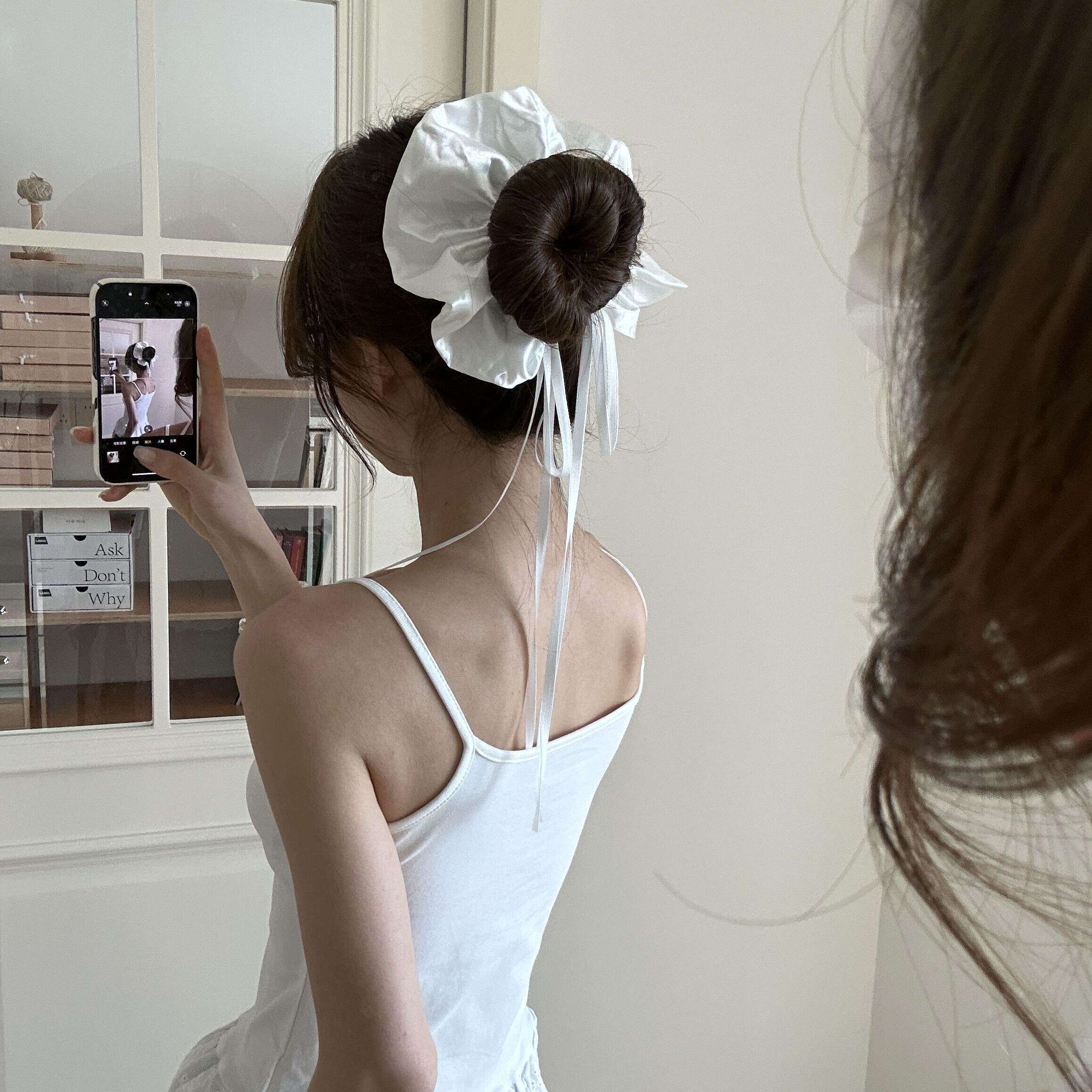 扎了个好看的丸子头系带蝴蝶结甜美发圈韩系氛围感头绳2026年新款