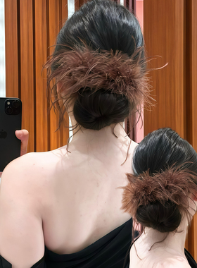 入秋必备低盘发！超简单手残党必学~超仙羽毛香蕉夹高马尾头饰