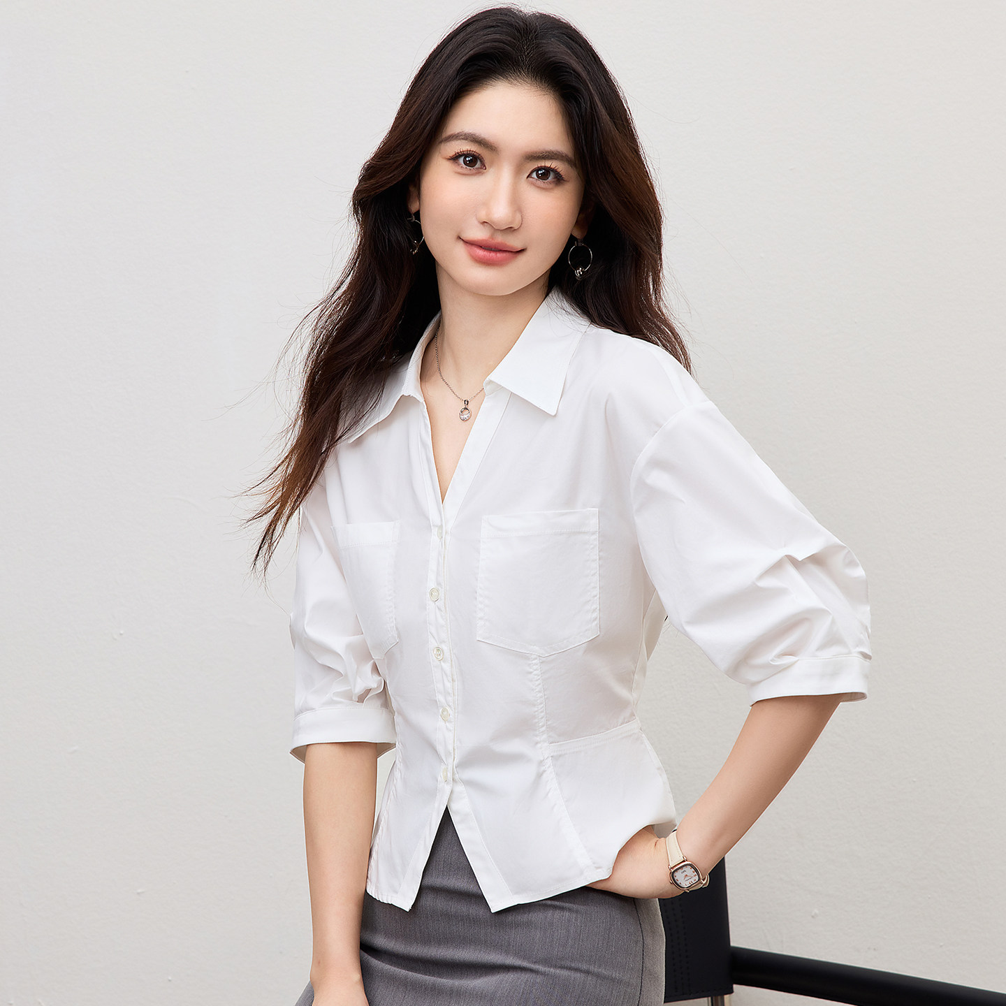 白色收腰衬衫女2026年夏季新款高级通勤职业感减龄法式泡泡袖上衣