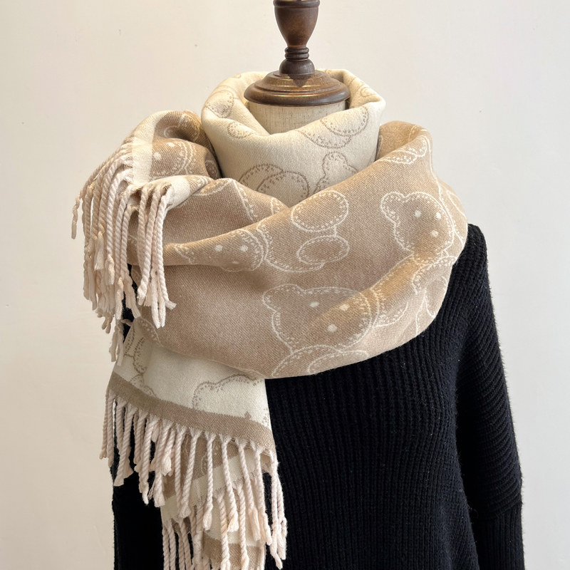 法国DRCO秋冬季小熊保暖围巾加长加厚披肩女双面羊绒轻奢流苏围脖