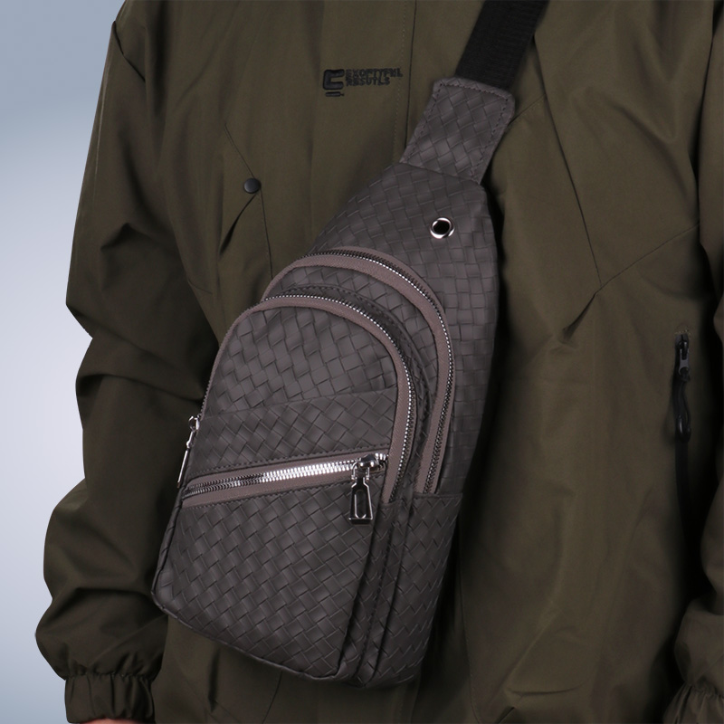 胸包男款小号斜挎包大容量