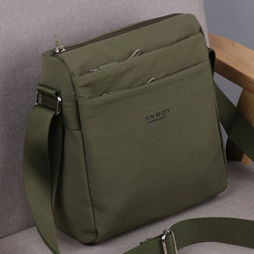 单肩包男款斜挎包男士小背包