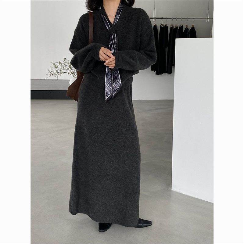 2025秋冬穿搭套装女时尚v领配丝巾软糯套头毛衣针织半身裙两件套,女装/女士精品,时尚套装,淘宝优惠券,粉丝福利购,淘宝优惠卷