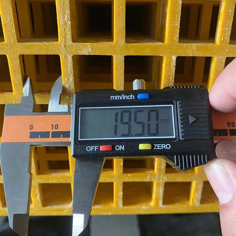 镀锌铁丝网养殖网围栏铁网格网网片钢丝围栏网防护网鸽舍狗笼底网