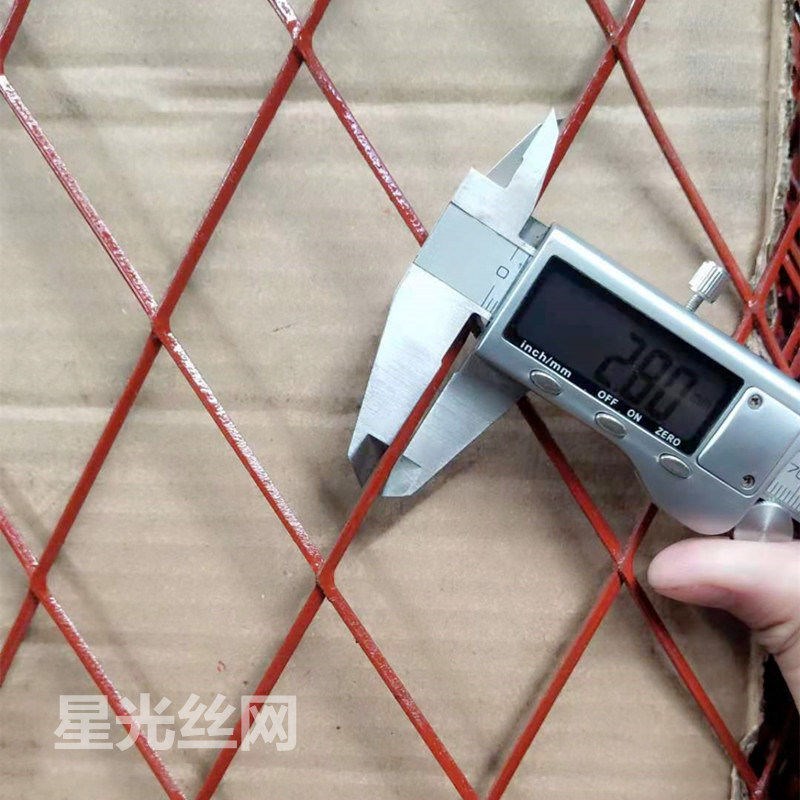 防锈菱形钢板网铁丝网围栏网格网钢丝养殖拦鸡网圈玉米围墙防护网