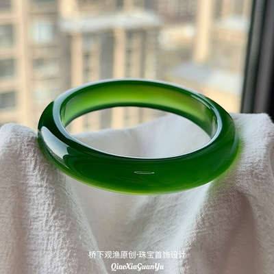 天然玛瑙手镯菠菜绿女款碧玉冰种