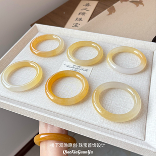 天然黄龙玉手镯女款玛瑙玉髓圆条镯子香槟色手镯新中式送新年礼物