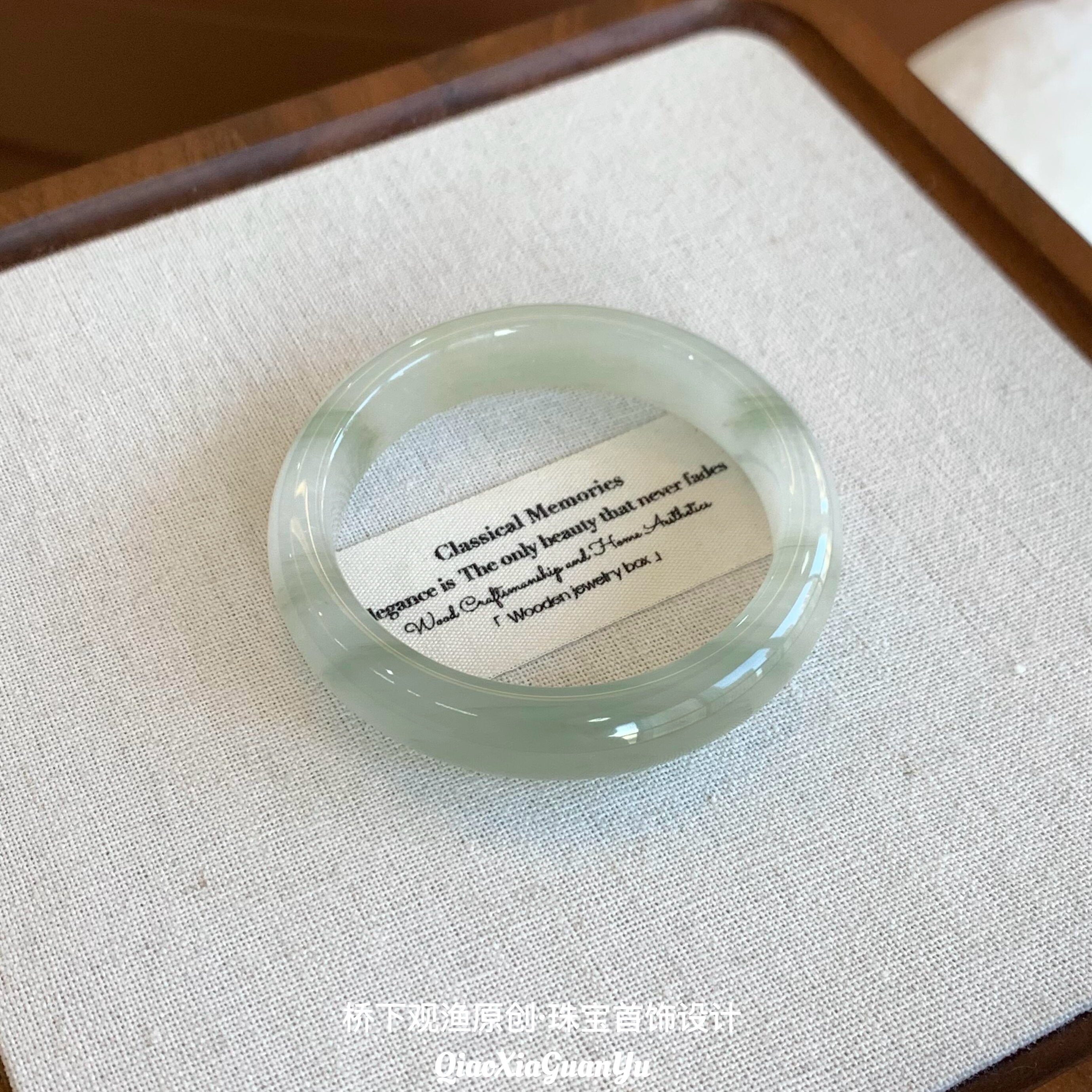 纯天然天山翠手镯正品玉镯女款冰