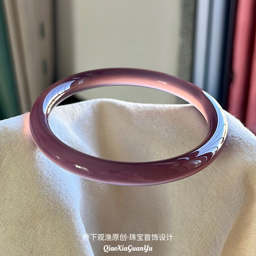 天然帝王紫玛瑙手镯圆条紫罗兰