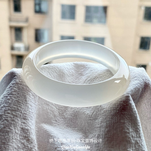 天然宽版玛瑙玉手镯正品中式轮胎