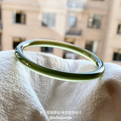天然玛瑙苦茶冰手镯油青色玉髓