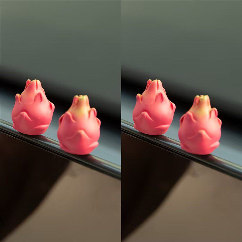 汽车摆件仿真迷你车载火龙果可爱新年礼物屏幕显示中控台装饰品