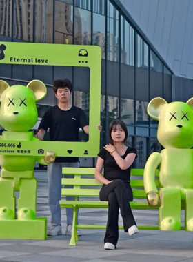 暴力熊潮玩公仔kwas大摆件积木熊玻璃钢雕塑网红打卡拍照落地装饰