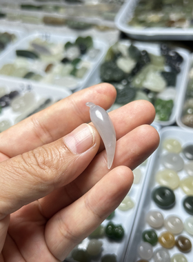 天然和田玉青海料烟紫冰紫辣椒吊坠挂件手机链手链坠