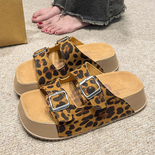 2025新款厚底勃肯鞋女夏外穿时尚潮流超火爆款踩屎感沙滩平底拖鞋