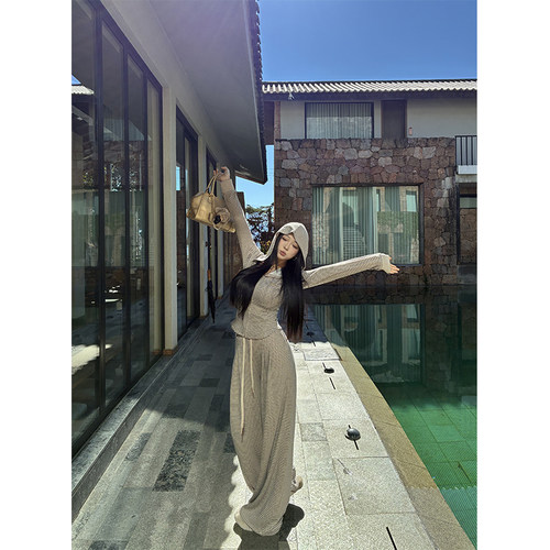 软糯连帽条纹收腰上衣直筒宽松裤