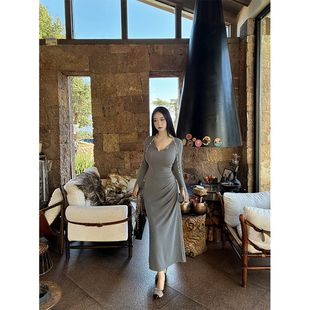 肉装小cherry 谱写优雅 氛围感V领针织连衣裙女微胖收腰显瘦长裙