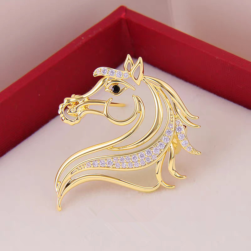 马年复古小众胸针大衣毛衣