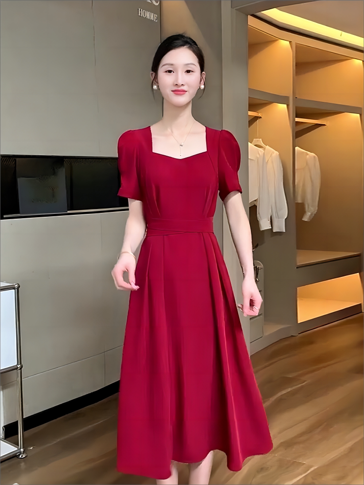 红色连衣裙女夏网红爆款气质方领轻奢高端别致绝美法式赫本风裙子
