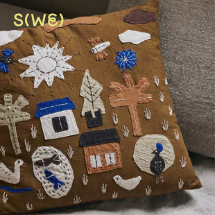 丹麦 Fermliving Village Cushion 抱枕 儿童房 靠枕 手工刺绣