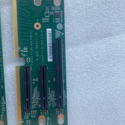 RH2288V3 BC11PERG  VER·A有2块板。功