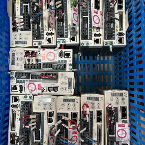 驱动器LXM23AU04M3X，正常，成色八九