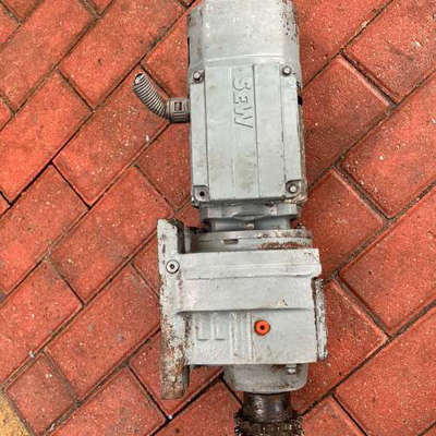 SEW赛威减速电机R57 DRS80S4BE1 0.75KW