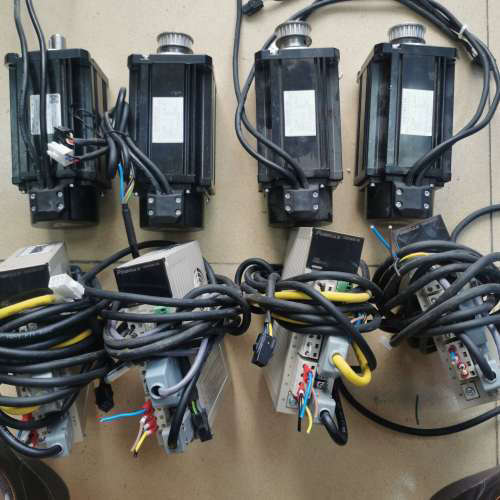 国迈伺服电机750W，型号:POWSD-E3-20ASB，仓