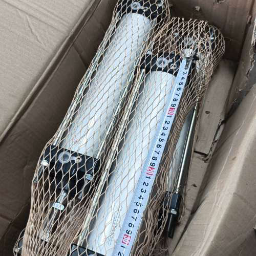 诺冠气缸 CCNA/080/0250  尺寸如图  4个