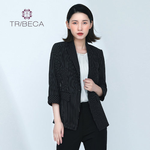 翠贝卡春季通勤条纹七分袖小西服