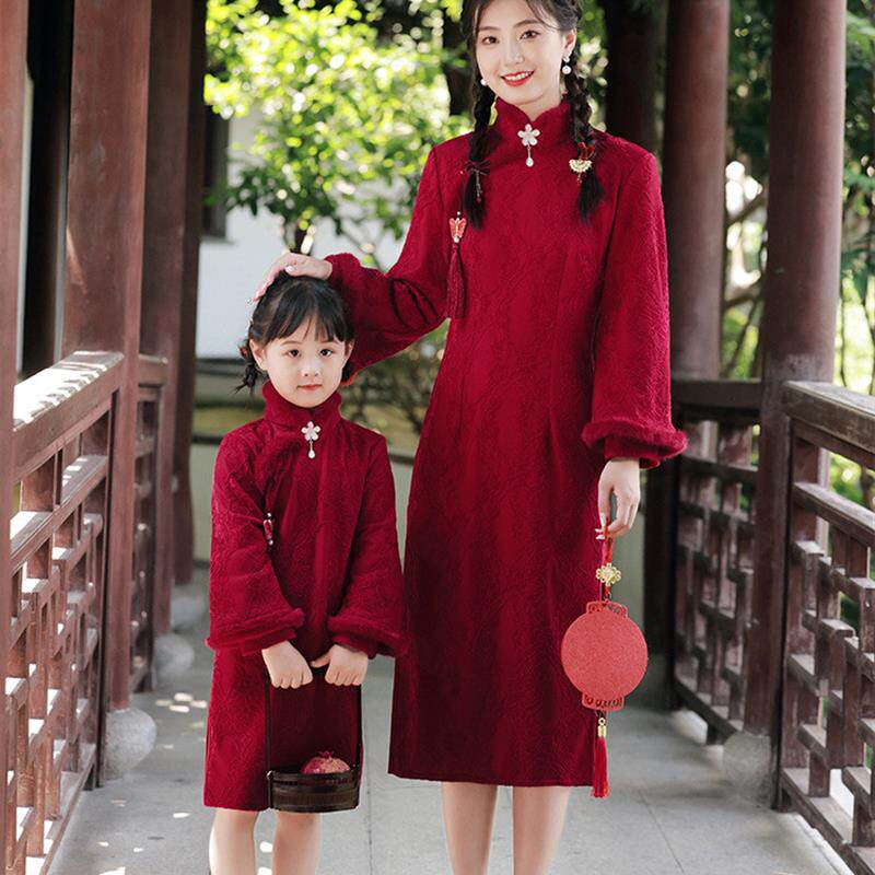 亲子旗袍2024款新中式长袖加绒加厚保暖改良旗袍演出礼服女母女装