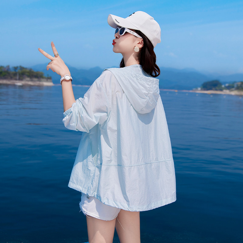 夏季薄款防晒衣女款2025新款宽松大码户外透气女百搭防晒服短外套