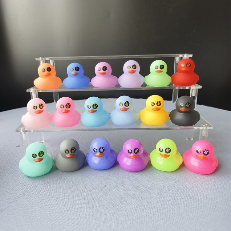邻里奶茶店同款8号表情大洋鸭眼搪胶捏叫发声玩具可爱彩色表情