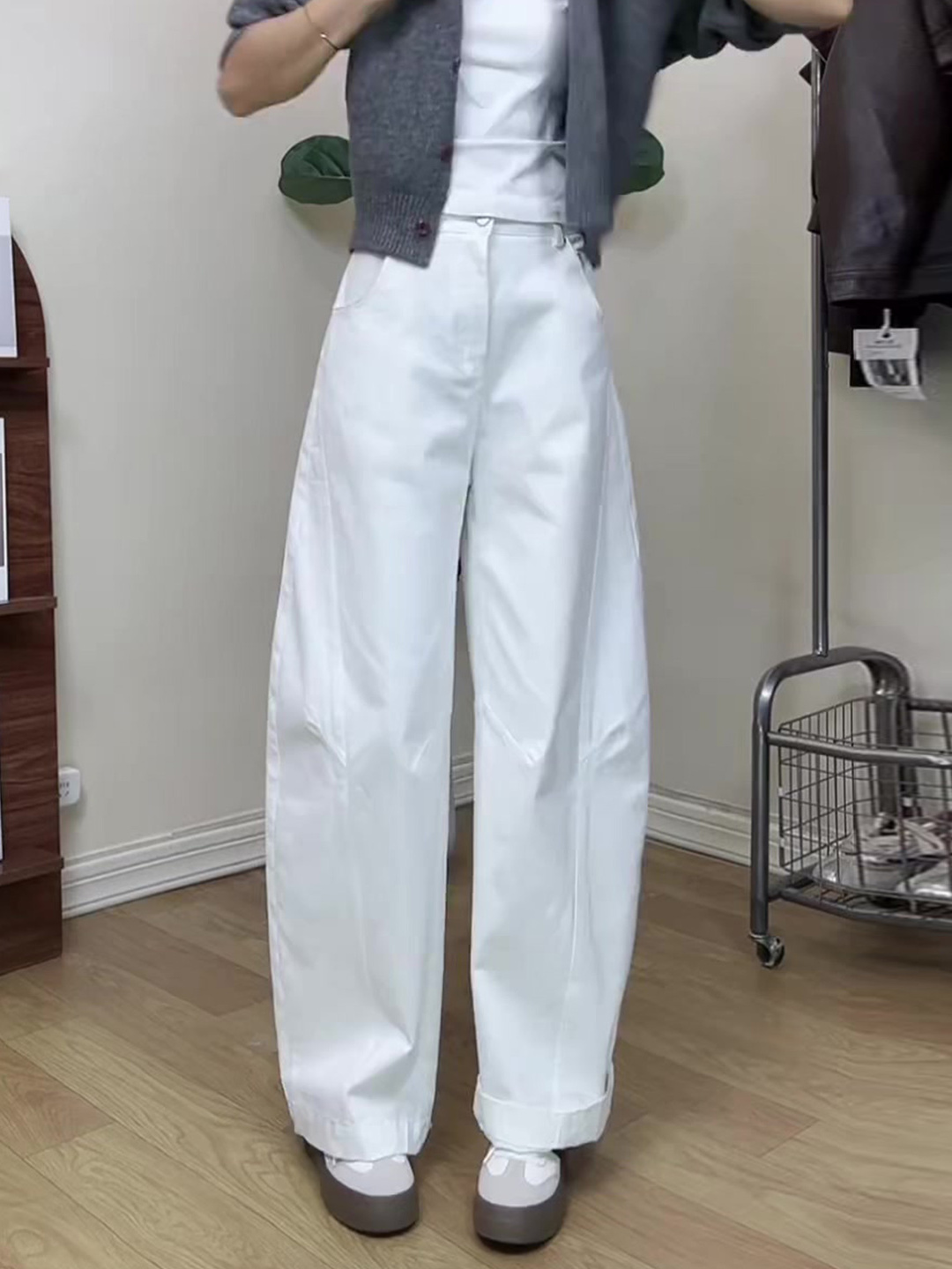 白色弯刀阔腿裤女秋季2025年新款大码高腰显瘦宽松休闲直筒长裤子