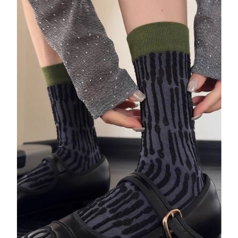 好高级的袜子~秋冬新款纯棉袜子女中筒袜深色袜子简约百搭保暖ins