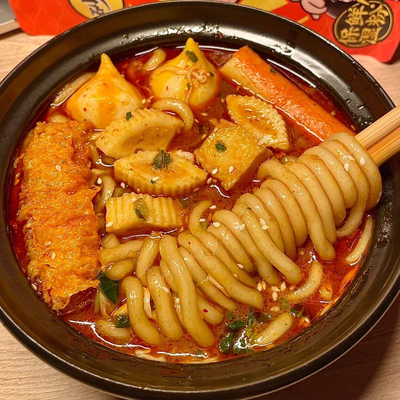 砂锅土豆粉新鲜湿粉速食肥汁土豆粉方便面酸辣粉泡面桶装免煮夜宵