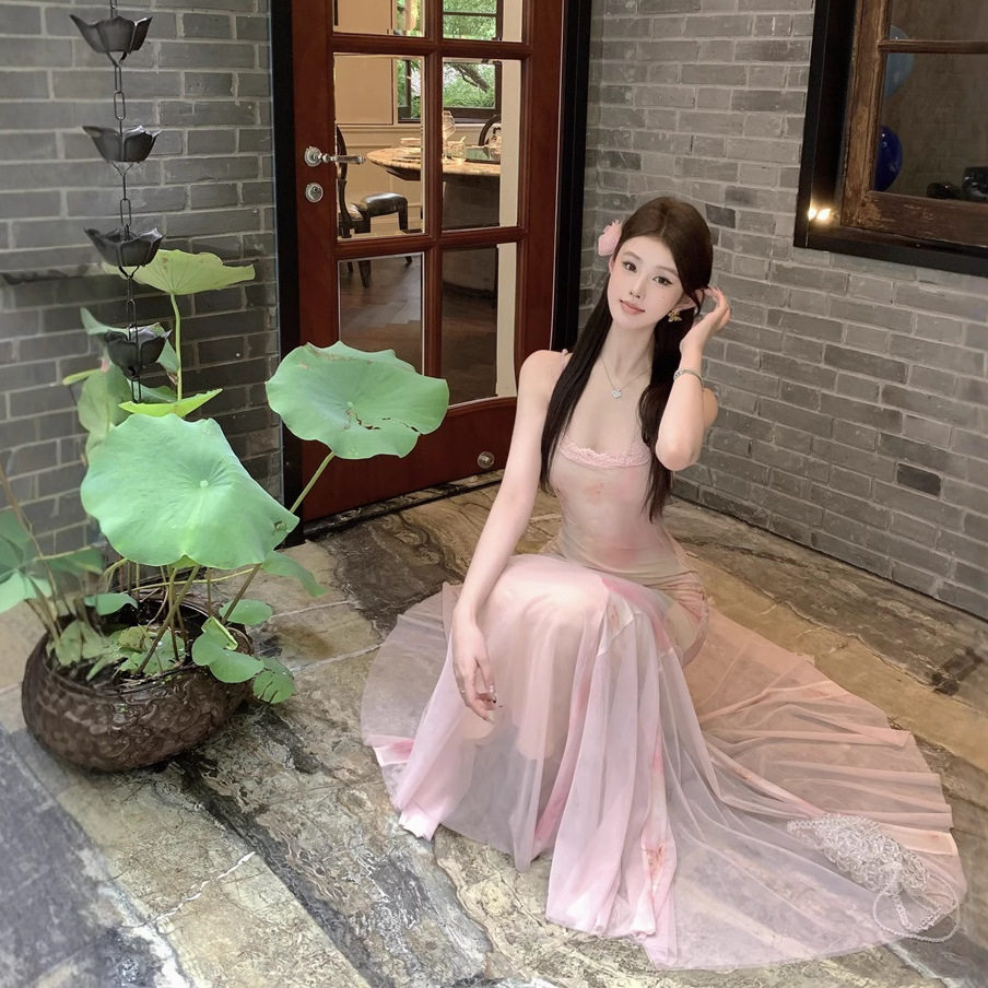 蕾丝拼接吊带连衣裙女夏