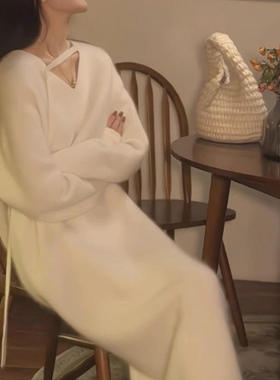 法式白色针织连衣裙女感大衣内搭长款打底毛衣裙子