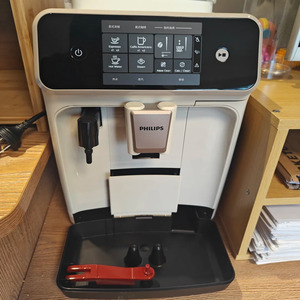 飞利浦咖啡机意式全自动家用美式EP3341小型打奶泡研磨一体