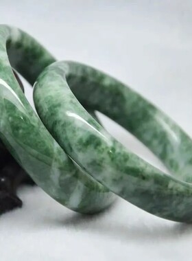 贵州翠玉飘花白玉手镯
