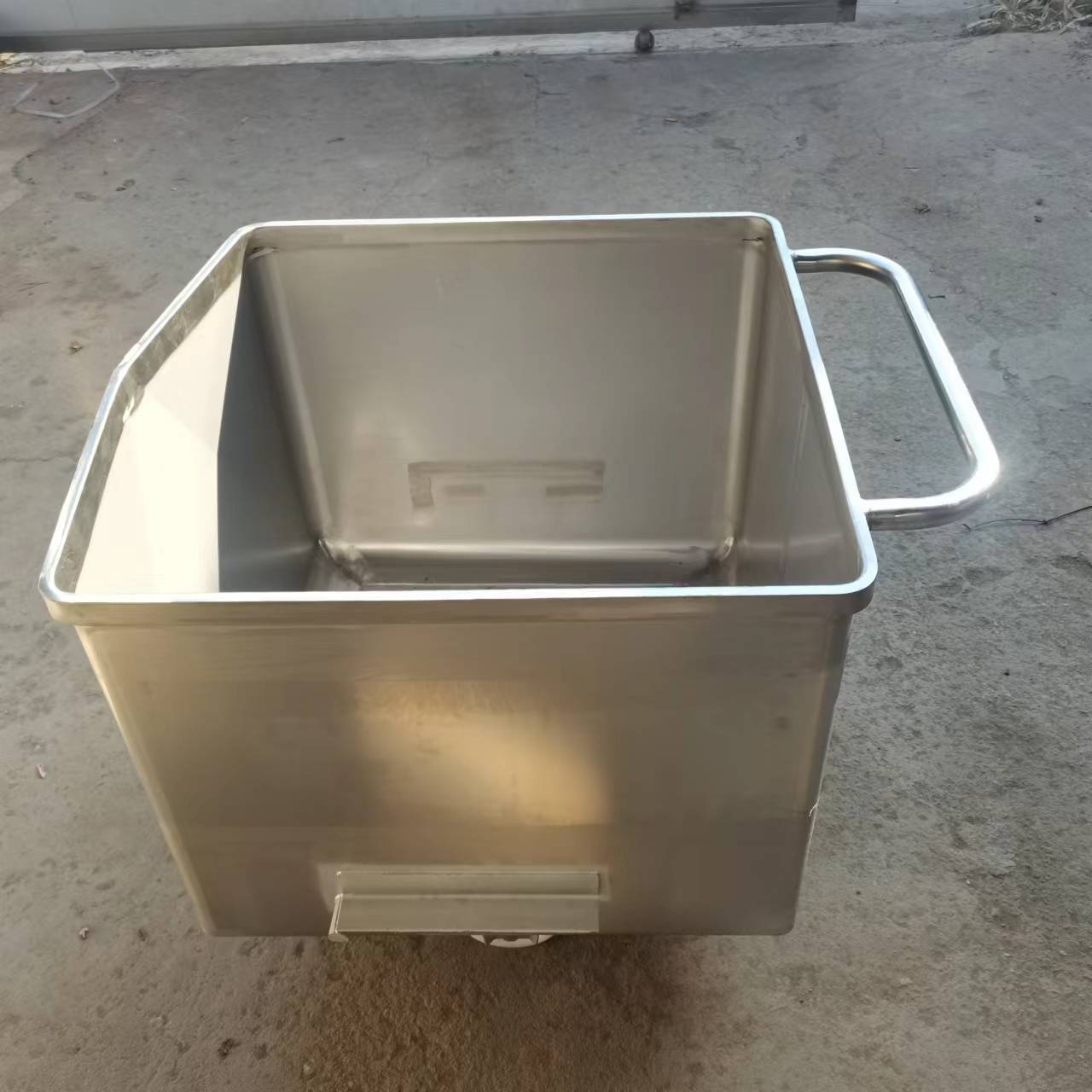 饲料车手推车 养殖场推料车 养猪喂料饲料手推车