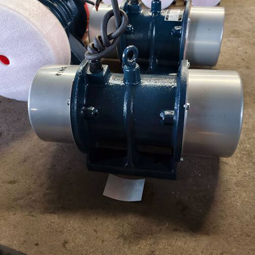 XVM-A180-6三相异步振动电机14KW激振力180KN源头工厂质量保证